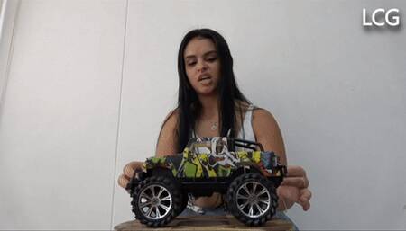 Gina Debuts Crushing Multicolor 4X4