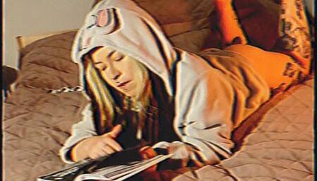 VHS masturbating video cute girl and her glass dildo