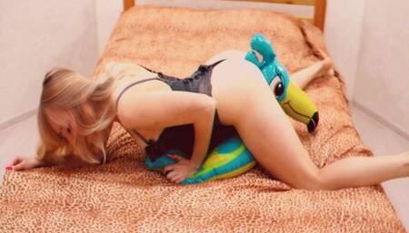 Alla inflates a small inflatable ring with her mouth and fucks him hotly while teaching a real orgasm!!!