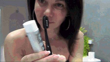 LORYs toothbrashing b