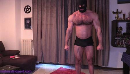 Mistress Linda Evil- mesmerize a big bodybuilder with my scissorhold