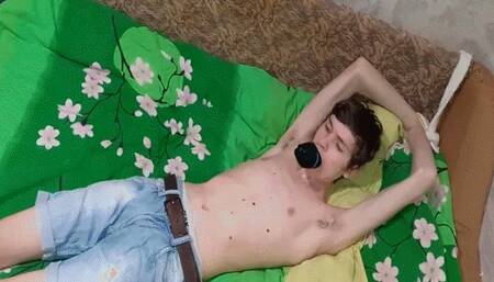 Tied up boy part 2  MP4(1280*720)HD