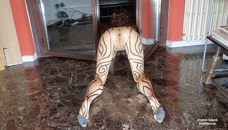 FASHION MODEL'S CRISPY STUCK - CHEAP LOSER PRICE