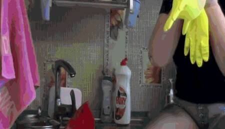 Cleaning the apartment took all the strength from Sophie