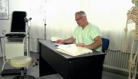 PISSING MILF FOR PERVERTED DOCTOR