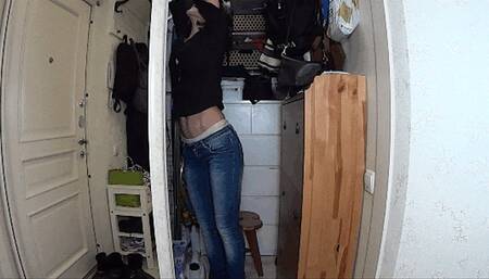 REACH UP HIGH WITH BELLY SHOWING 11 (BB)