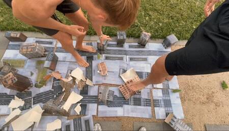 JockZillas: 2 Giants Crush City- MKV