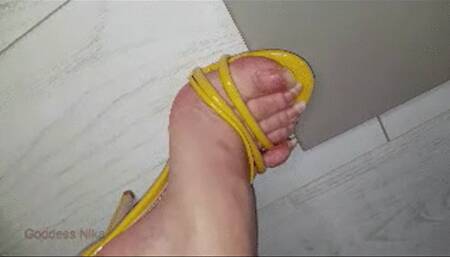 Side Yellow Heels Worship(small version)