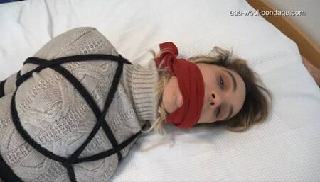 ADMIRING PIXIES BOUND FEET