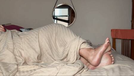 Juliette-RJ Horny Morning teasing you in bed FOR MOBILE DEVICES USERS - BODY SIDE VIEW POV -  NON TALKING VIDEO, ONLY NATURAL SOUNDS - JOI - FOOT FETISH - SOLES - BBW BODY -THICK THIGHS - BBW ASS - LONG TOENAILS - THICK BODY SEDUCTION