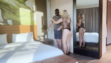 Facesitting The Burglar (hd wmv)