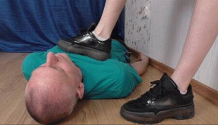 Young slut stands on real man like on a pedestal, vf2627x 1080p