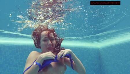 Underwater Show - public smut