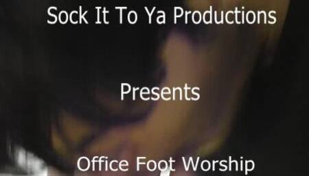 INTERN FOOT BOY REALLY LOVES TO WORSHIP NYCFEET