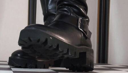 Tanja's new boots cause an early end of the session - Cam 2