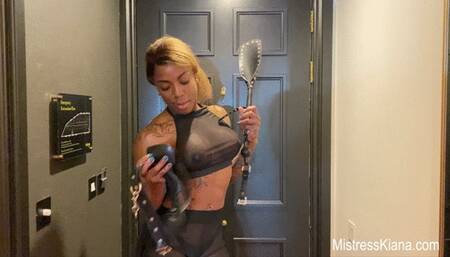 Mistress Kiana's special treat for her slave