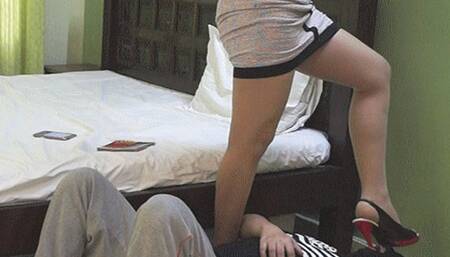 Worship Bosses Milf Wife Foot for Promotion