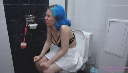 ALISA and AURORA - Next time change the toilet paper! (4K)