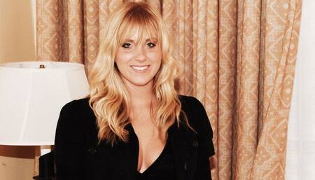 Exciting Molli's phone scene