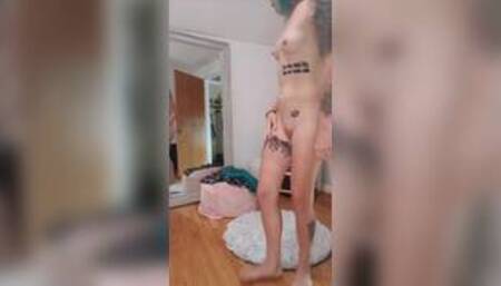 She Love To Show Her Pussy Music By TheWaringWomen With OF lilglitterbitch