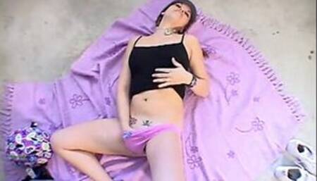 Sweet Teenie Fingering solo on garage
