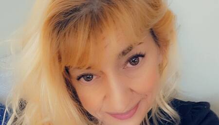 Cougarlishis MILF on the prowl