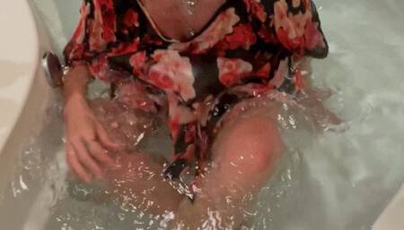 Carissa in the spanish dress masturbating in the bathtub underwater