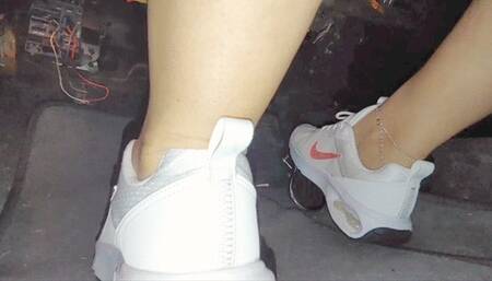 Cory's New Nike Airmax Intrlk Sneaker Stomp and floor