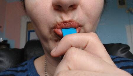 Chewing bar and blue tonge