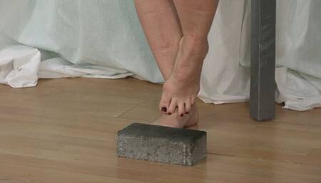 Spiky bondage rope in crotch