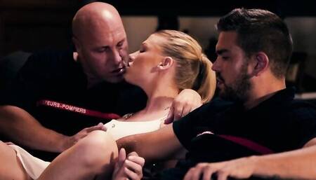 Depraved girls are fucked in front of the audience at the sex party