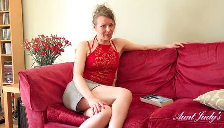 Natural fullbush MILF Alexia (JOI)