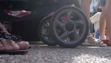 pieds de femmes matures françaises transpirant en mules et en public Orléans