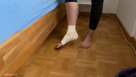 BANDAGES ON HER BROKEN ANKLE - MOV Mobile Version