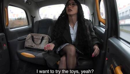 Inked babe Ada Vera fucks with a taxi driver on backseat