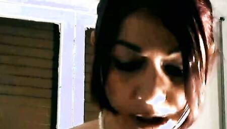 Inked babe Roberta Farnese is shared between two guys in 3some