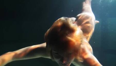 Underwater Show - juicy ass action