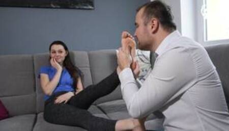 Sexy maid gets her feet worshiped by horny landlord (foot worship, teen feet, barefoot, sexy soles)