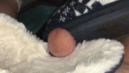 Fluffy Slipperjob Footjob * Black Slippers