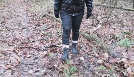 Rubber boots with laces