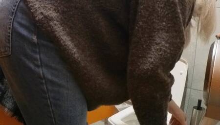 Crowded Toilet visit in shopping mall