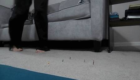 Aware Giantess Has Fun