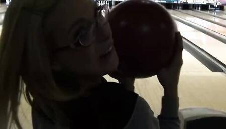 Danny Mountain spanks Penny Pax while fucking her to the balls