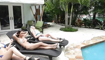 Alessia Luna, Mina Moon, Niki Sweet & Peter Green shag in 4some