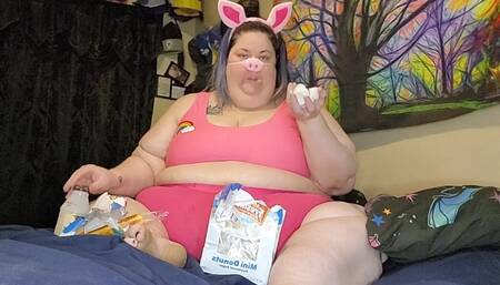 Big fat piggy stuffing and oinking