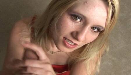 Amateur babe Danielle strokes to cum