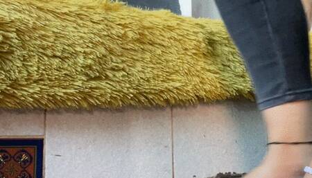 Stephanie sexy teasing on flip flops