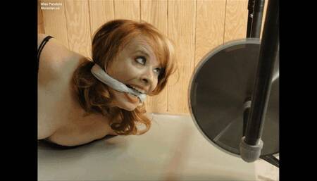 Miss Pandora: Special Performance at the Haunted House (Slideshow)