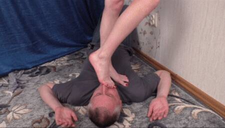 Tall young girl pushes tiny feet in face of her pal, vf2671h 720p