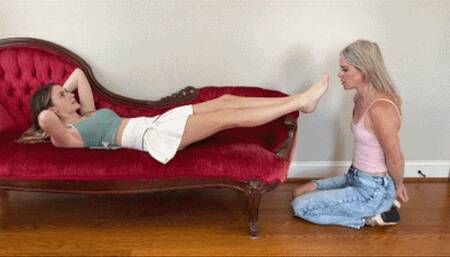 Explicit foot-worship (sd)